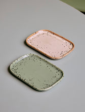 Afbeelding in Gallery-weergave laden, 70s ceramics: small trays
crayon, set of 2
KST0200
