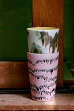 Afbeelding in Gallery-weergave laden, 70s ceramics: tea mugs, baroque (set of 2)
KST0152
