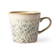 Afbeelding in Gallery-weergave laden, HKliving Cappuccino mok 70&#39;s ceramic - Hail
