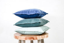 Afbeelding in Gallery-weergave laden, Goround kussen - Cotton Velvet Ocean
